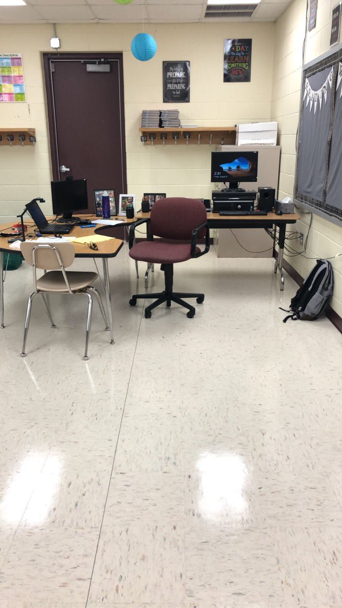 astrupek's tweet photo. Bringing in a version of my own megadesk for this remote teacher! #theofficereference @theofficetv @jstroopek https://t.co/FIXDrbCmbl