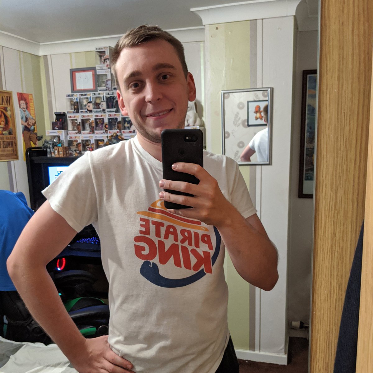 Bamb00beast's tweet photo. Felt cute might get some dubs on apex tonight Idk..... 😂🤦♂️Hope you're all about to start one epic weekend!! Gonna be live at https://t.co/cou1lpm5O2 in 30 minute's-love youuu 🥰💚#feltcute #dubs #apex #season6 #onepiecetee #apexking #big1K #followergoal #awesomeweekend https://t.co/qYZ7dglsOl