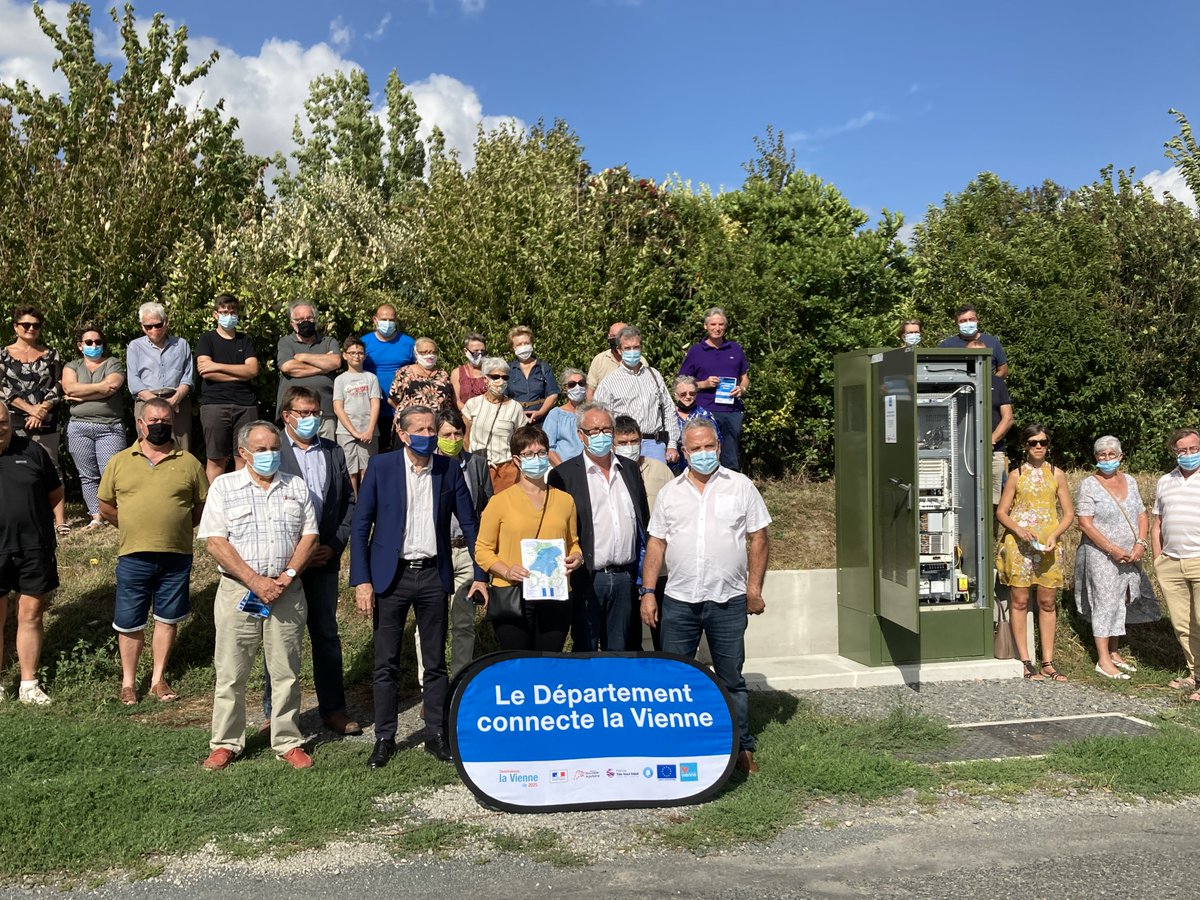 departement86's tweet photo. #Numérique | Inauguration des montées en débit à #CurçaySurDive & #Ranton. + de 158 foyers vont désormais bénéficier du très haut débit.
▶️ + 80% de la #Vienne fibrée en 2023
▶️ + d'infos au 05 49 49 40 40 ou sur https://t.co/o7zcGdHCDS https://t.co/2pIGTz31eM