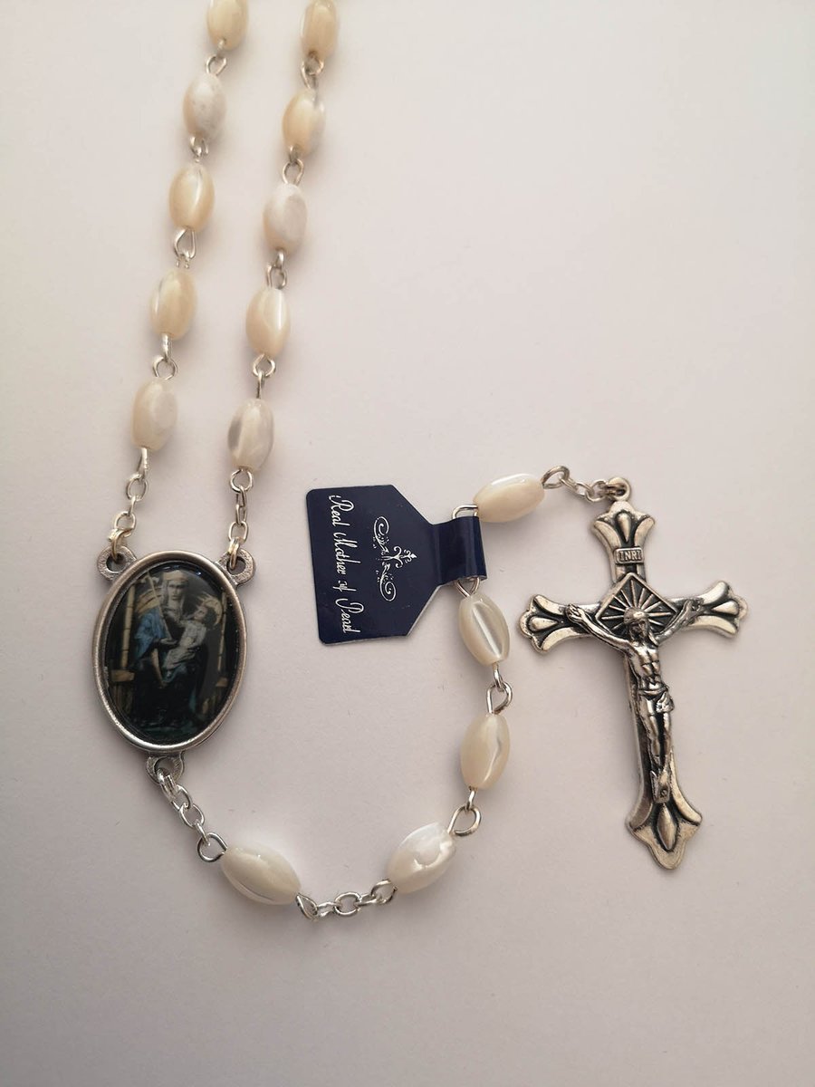 shrineshop's tweet photo. Explore our beautiful rosary selection and please join us for #ShrinePrayers live-streamed from the Holy House at 6pm every day | Discover more https://t.co/5MIumZDEzX #Christianity βοΈβͺοΈπ https://t.co/N0yUYXtll4