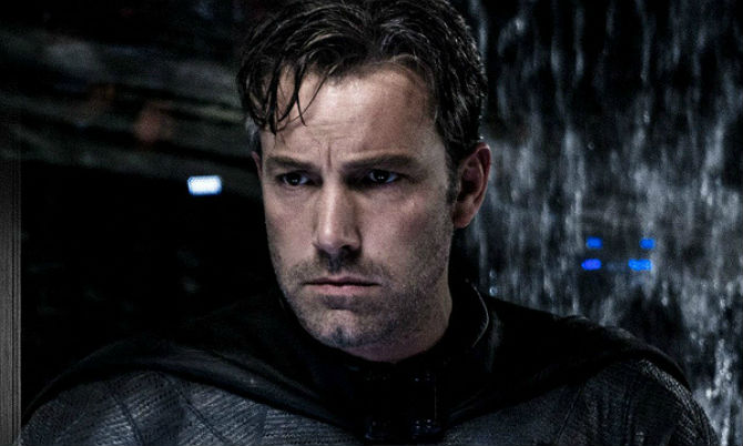 🚨¡Grandes noticias!🚨#BenAffleck y #MichaelKeaton volverán a ponerse el traje de #Batman  en la nueva película de #Flash. 
Esto significa que... ¿presenciaremos un #BatVerse?😱