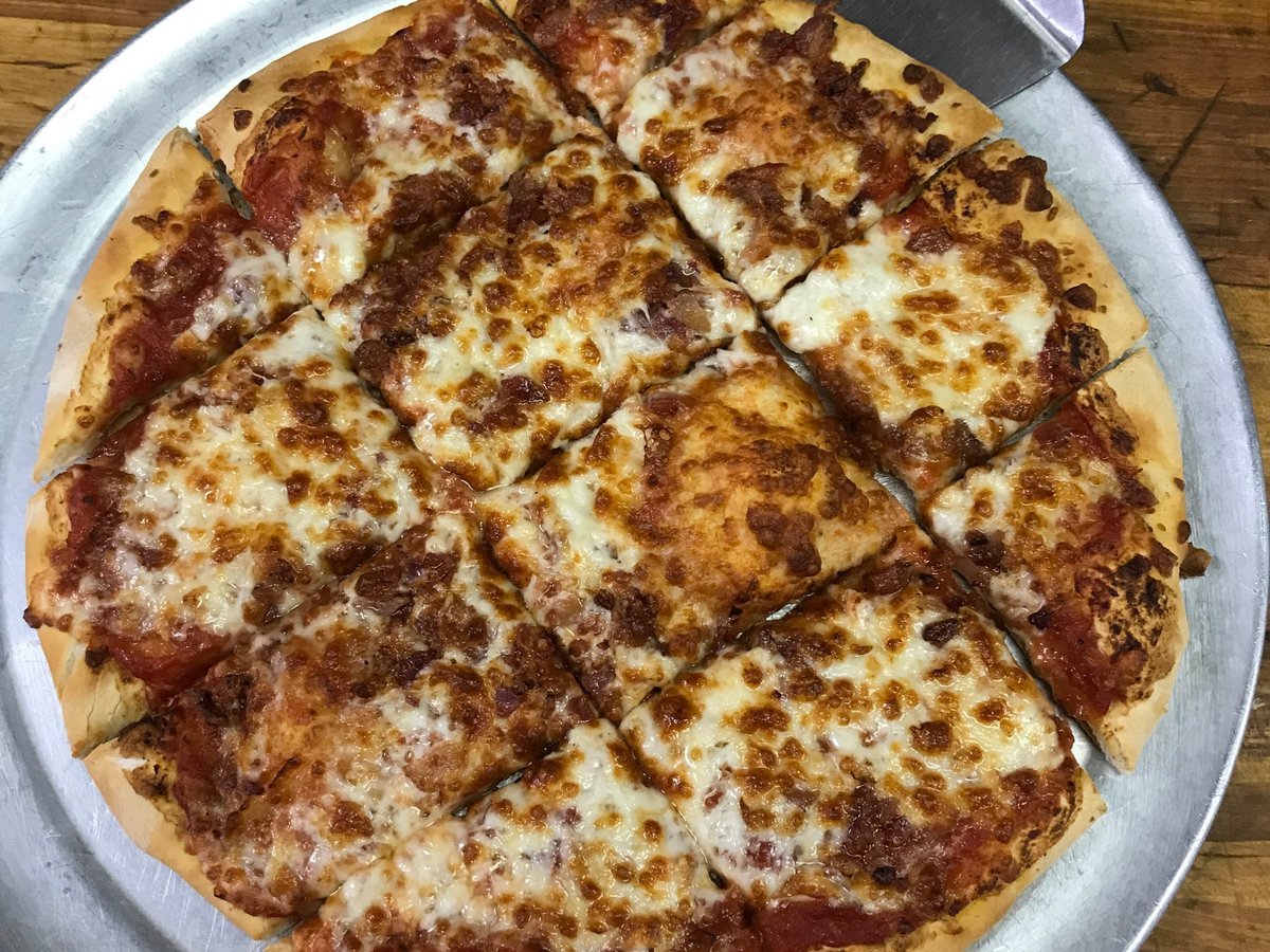 #FreePizzaFriday is here! Hit that RT button for your chance to win a free large one topping from Mister B's! Must follow to win. 🍕🍕