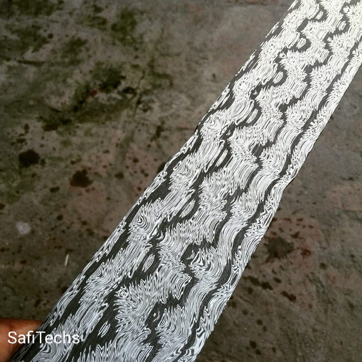 safi_techs's tweet photo. Damascus steel billet unique pattern
For sale 
#damascussteel #knifemaker #blacksmithing #blacksmith #forged #forgedinfire #forging #knifemakingcommunity #knifemakingsupplies #knifemakers #knivesmaker #knivesmaking #knivesmakerukraine #knivesmagazine https://t.co/BhteUzx6bs