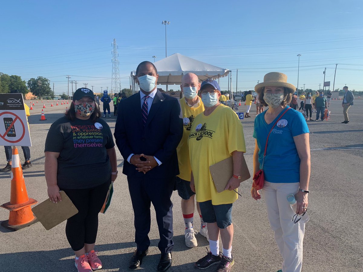 FUMCDallas's tweet photo. We are so grateful to our volunteers who worked yesterday and this morning to help out @Johnson4Dallas at the annual Back To School Fair. Everyone is staying masked up and socially distanced to ensure our kids have everything they need to start school! #MBTSF https://t.co/Jdui3sEeYU