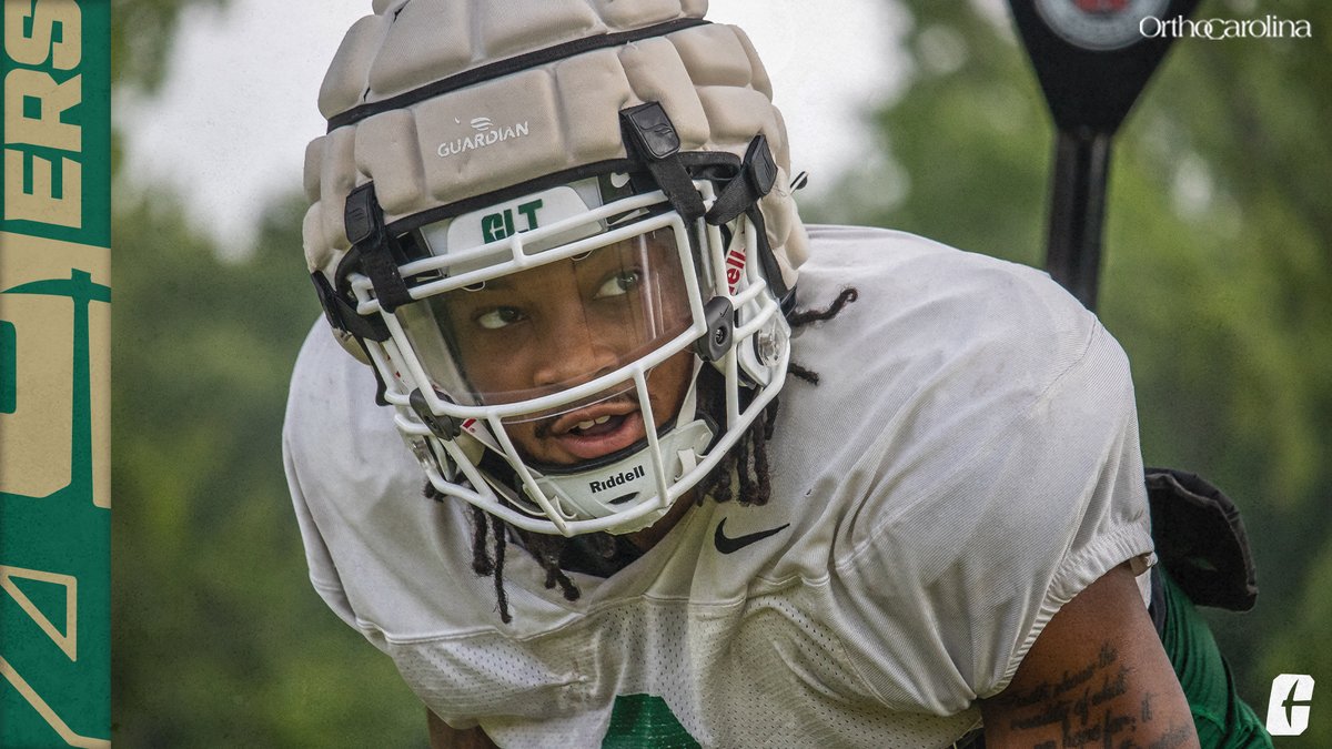 CharlotteFTBL's tweet photo. 𝗙𝗢𝗥 𝗧𝗛𝗘 𝗖𝗜𝗧𝗬
••••••••••••••••

Senior corner Nafees Lyon, a Mallard Creek product, is one of 3⃣7⃣ guys on the roster from the CLT area. More on the way.

#PEEP • #GOLDstandard https://t.co/JY6zxxuLWe