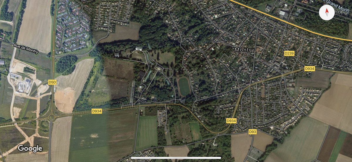 Gendarmerie_077's tweet photo. 👮🏽Les gendarmes de Seine-et-Marne vous informent📢 
🚒ACCIDENT GRAVE sur la D934.🚑
🚧Route coupée entre la D5d et la D239.🚧
🤝PARTAGEZ SVP !🙏🏼 https://t.co/zNMW2zCTsj
