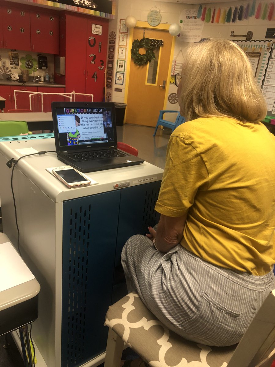 KBensonLES's tweet photo. What a joy to see @CynthiaKGraham1 connect with her students virtually after 36 years of teaching! The students were so excited to hear their names and start working! @TCBOE_LES https://t.co/rmJygxZi2q