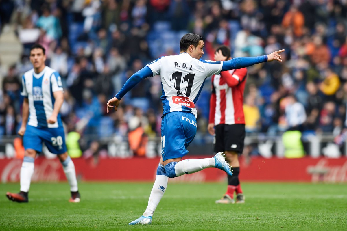 5- Raúl de Tomás 25 year old Spaniard at Espanyol. Raúl de Tomás mainly played in a 4-4-2 given a lot of freedom in attack. He is a poacher, doesn’t like to get involved in play a lot, but he is always in the best position to finish his chances.