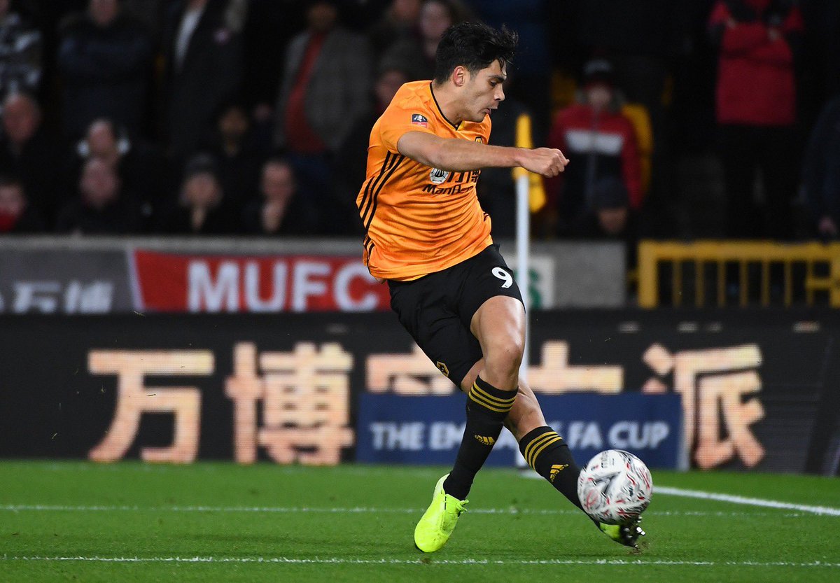 1- Raúl Jiménez 29 year old Mexican at Wolves. Played as the left striker in a 3-5-2 and as sole striker in a 3-4-3 this season. IMO the second most complete striker in the world (behind Lukaku) and an absolute leader in his team.