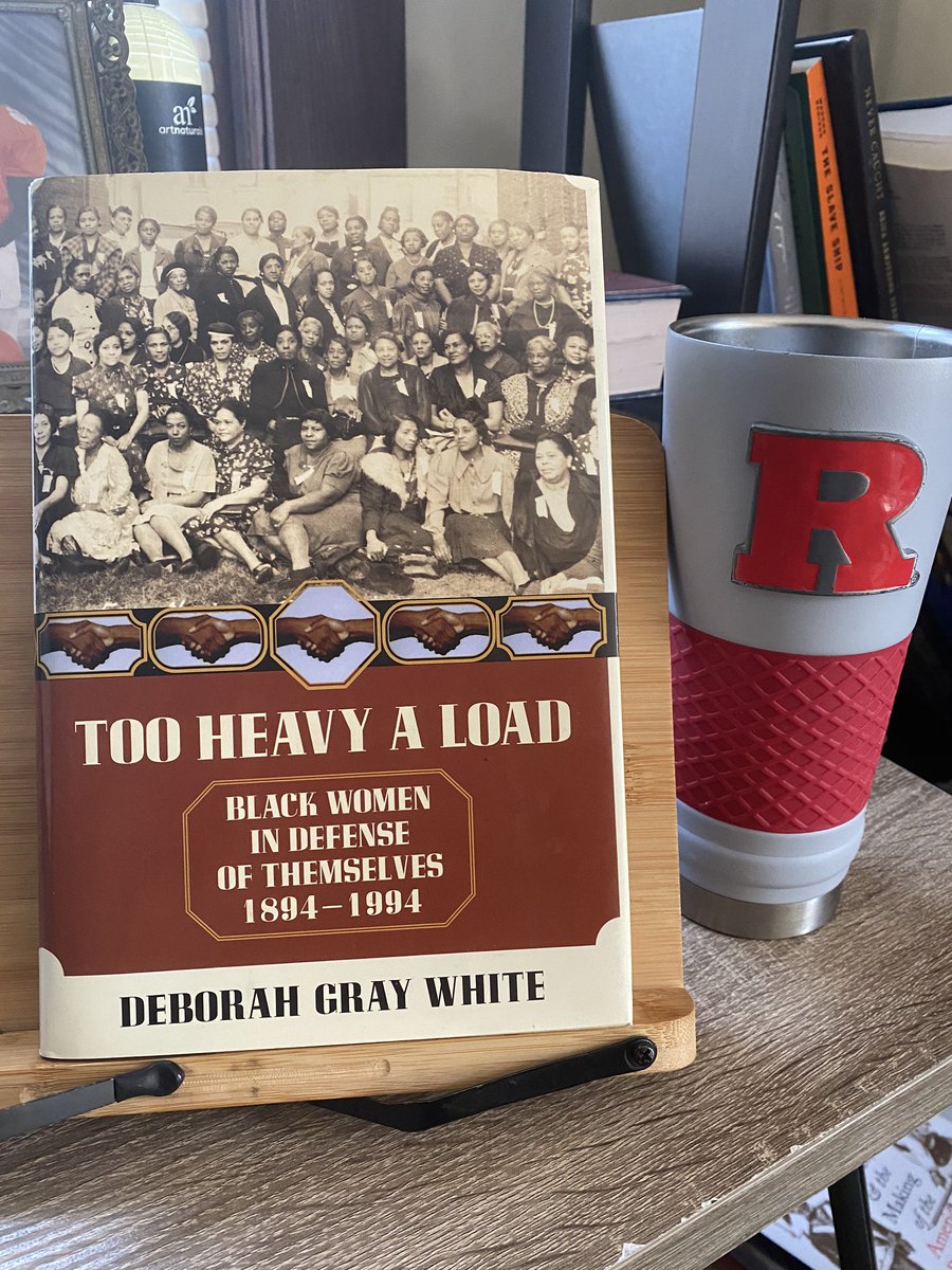 CulturedModesty's tweet photo. 🚨🚨🚨 #CompsReading What a time to read DGW’s Too Heavy A Load. #Blktwitterstorians #BlackStudies @BarbaraRansby https://t.co/16gGRWEmes