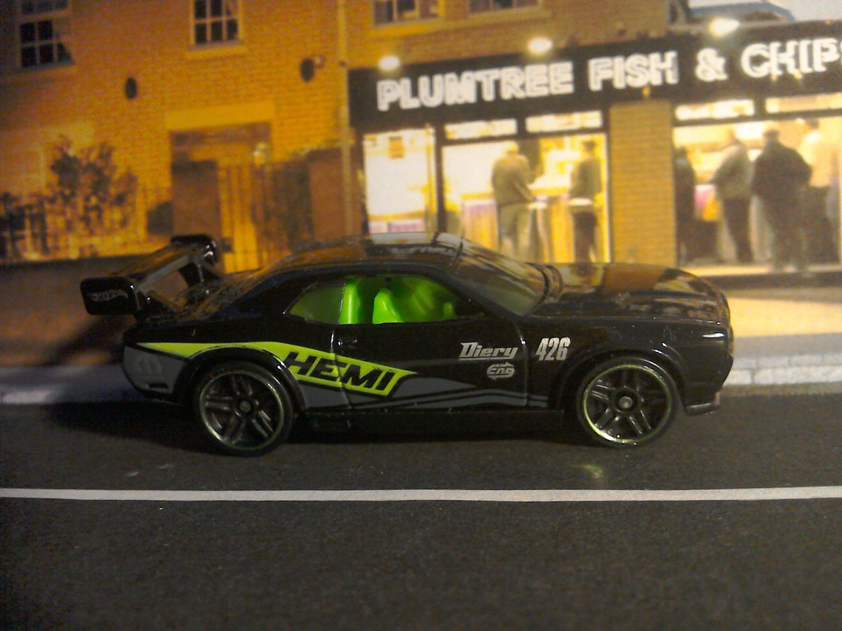 LeeClar95063651's tweet photo. Friday night is chip night in the UK π¬π§ nobody else will understand #chips #chipnight #fishandchips #fishandchipshop #diecastphotography #diecast #hotwheels #fridaynight #fridayfeeling ππ·π¬π§ https://t.co/4xwryusZ5s