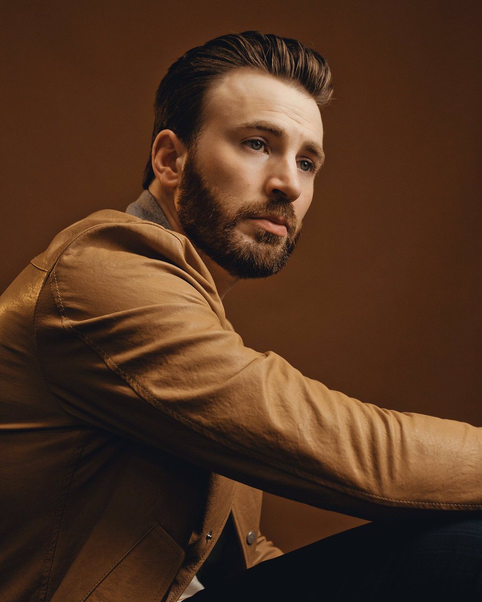 Just couldn’t resist doing this thread on Chris Evans and Henry Cavill! Sexy. 