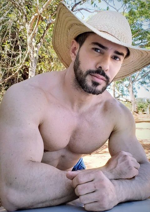 1Angardi's tweet photo. Friday morning...💪🏻🔥💪🏻 #muscleboy #fridaymorning #LoBuenoDelCalor #sexy #bodybuilder #musclecowboy #Cowboys #vaquero #sexy #GuaposDeGym #FridayFun #ViernesCoqueto #delicioso #beardedbeauties https://t.co/nJdD1Htjth