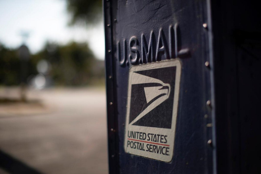 Six states, D.C. file lawsuit against Postal Service over service changes reuters.com/article/us-usa…