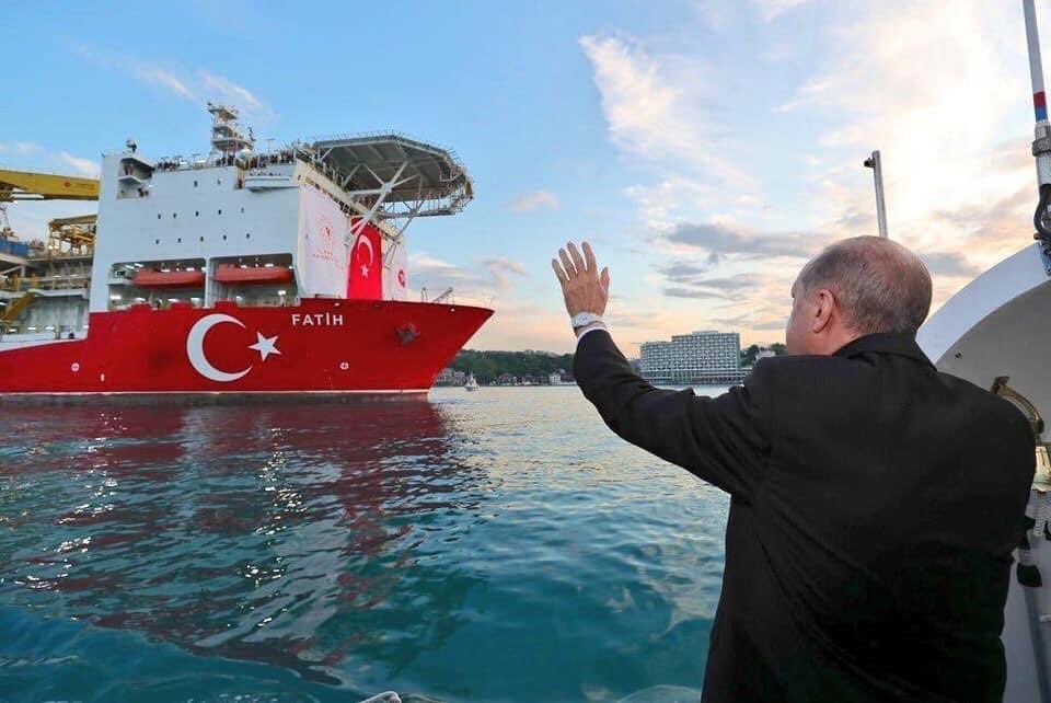 ayhan_altuner's tweet photo. "Türkiye, tarihinin en büyük doğalgaz keşfini Karadeniz'de gerçekleştirdi."               #MüjdelerOlsun.   
              
#HayırlıOlsun. https://t.co/pMBsS19TqA