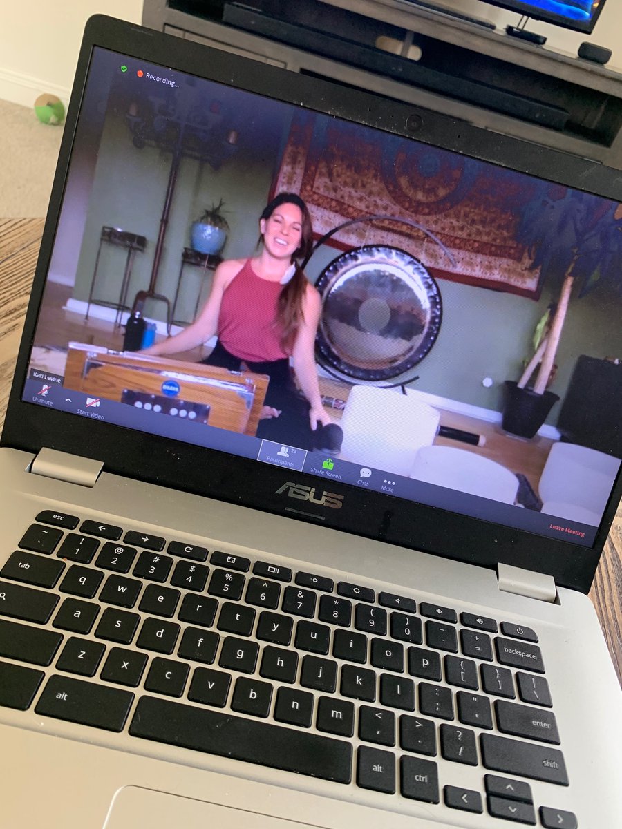 betterwithbbb's tweet photo. #BBBIWS has officially kicked off!

Thank you to Kari Ann Levine starting us off with a refreshing guided meditation. https://t.co/DsaGz1qM5x