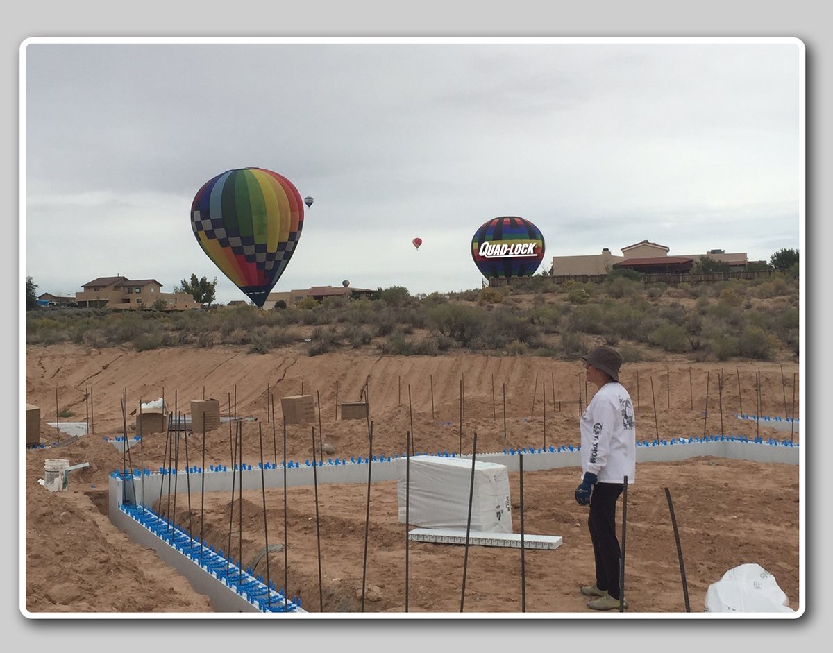ICFBuildings's tweet photo. Check out this picturesque build in Rio Rancho NM. What a great view of the annual balloon festival while they set their first course of bricks!  Contact us: https://t.co/ZQ5UOZBTFk
#QuadLock_ICF #Insulatedconcreteforms #ICF #Construction #buildsmart #ConstructionNM #NewMexico https://t.co/DIQgv5cM2l