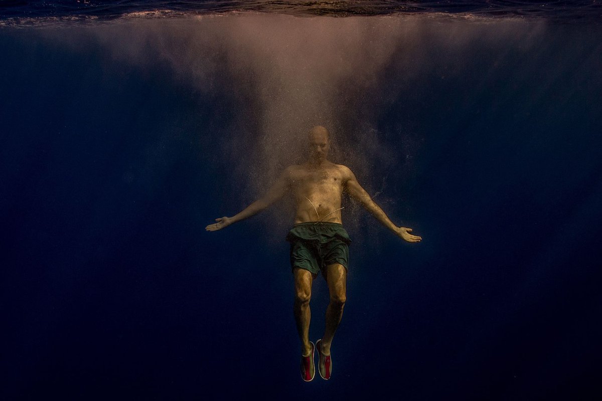 wiredcanvas's tweet image. Photographer Arseniy Neskhodimov wins Wellcome Photography Prize 2020, which this year focused on exploring and challenging ideas around mental health creativereview.co.uk/wellcome-photo…