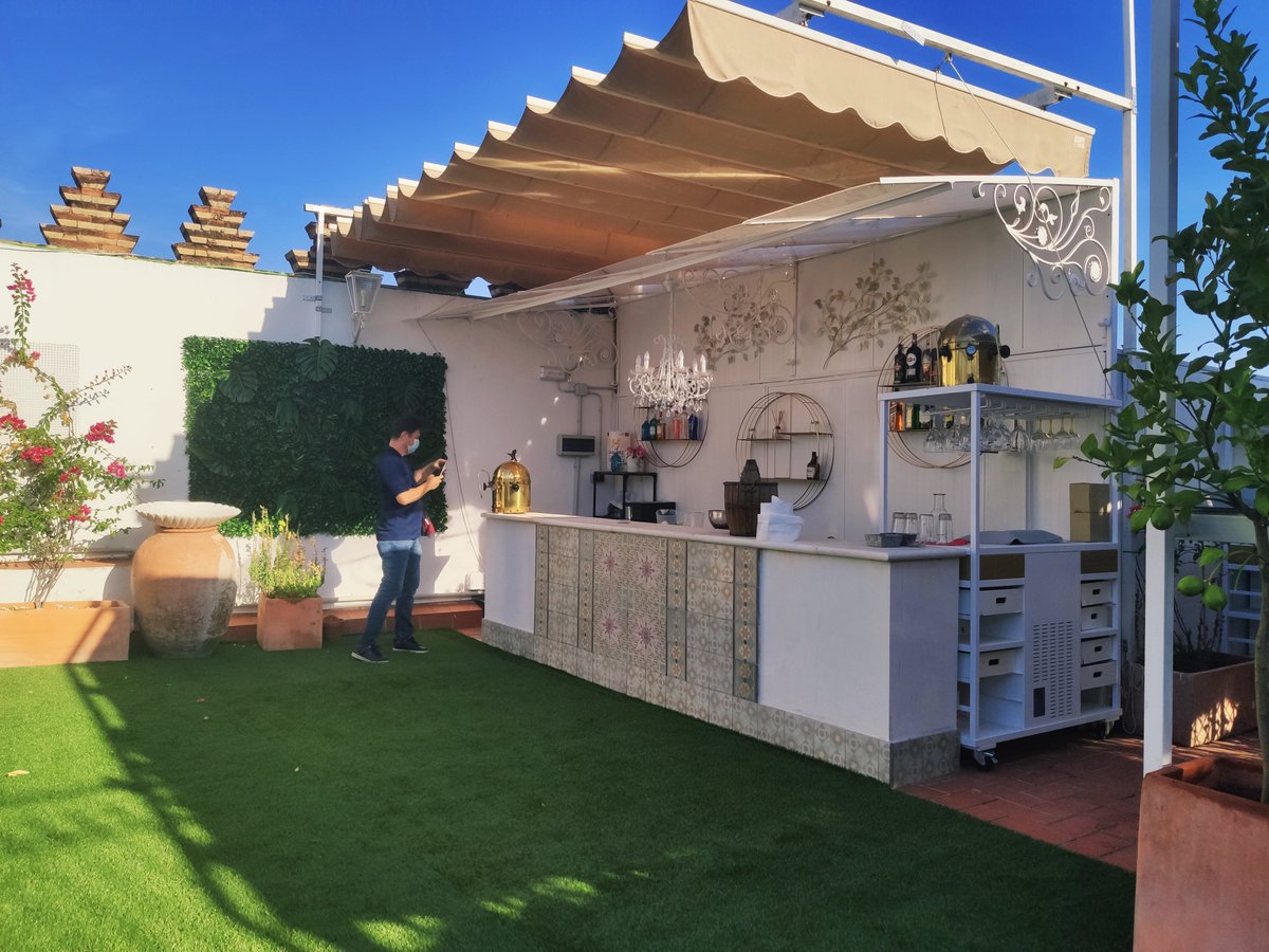 Ya hemos dejado lista nuestra #oficinadeproduccion en el Meson Don Raimundo, una localización clave de #cortoduende

#colibrifilms #flamenco #cine #cortometraje #música #cultura #produccion #audiovisual #pasion #alma #sevilla #tradicion #danza #rodando #arte #baile #duende