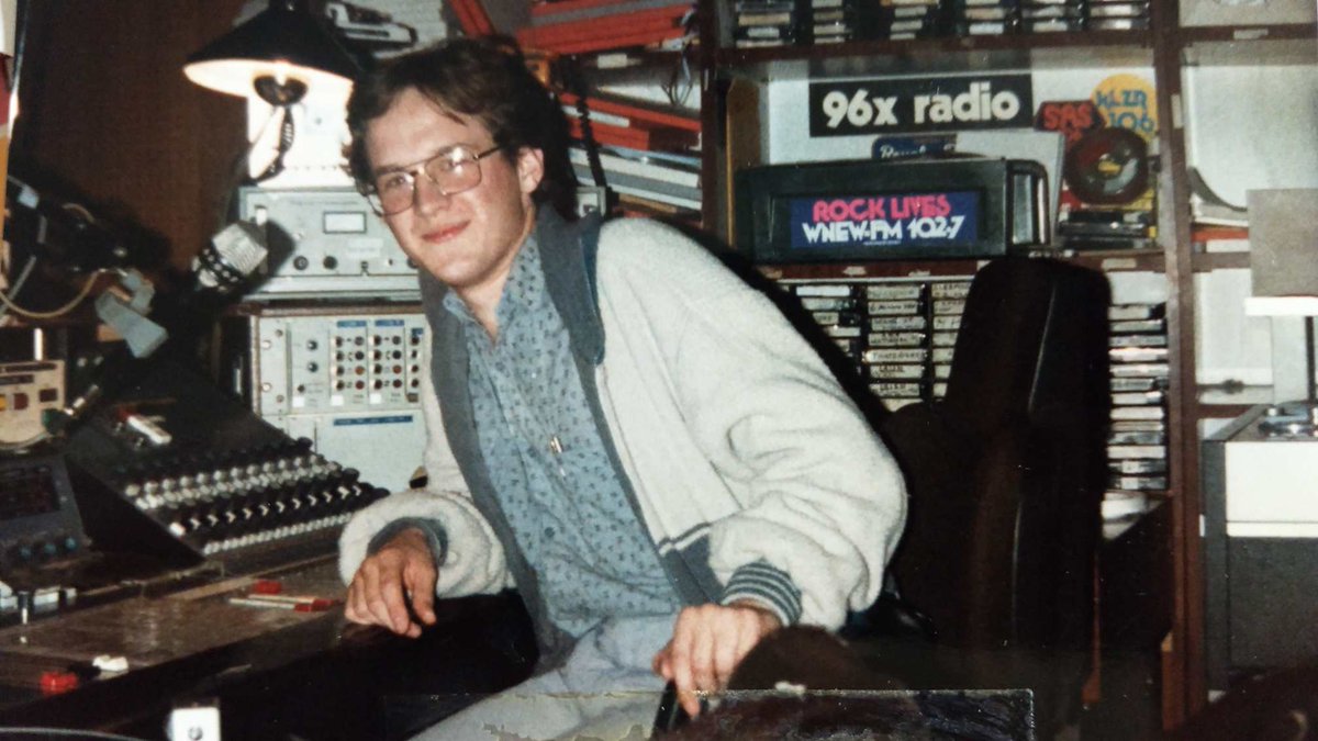 Thirty five years ago this summer, I stopped off in Luxembourg and visited the home of the great 208, the Villa Louvigny. Here I am aged 17 in studio 5 #stationofthe80s #radioluxembourg