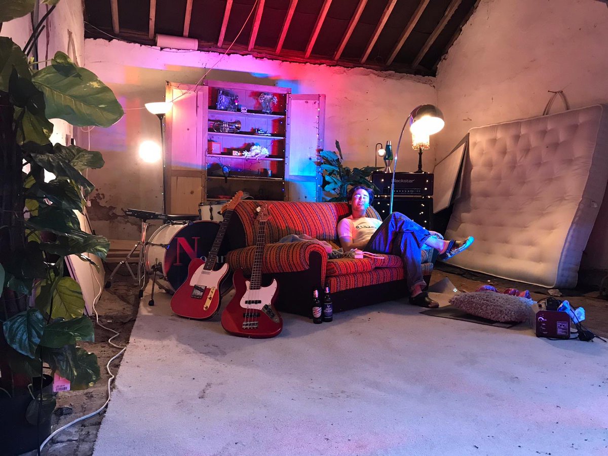 pushbaby's tweet photo. Holding on is holding you back live from my mum’s garage coming l8r if I can find the youtube login xxx https://t.co/YCh3JEx79E
