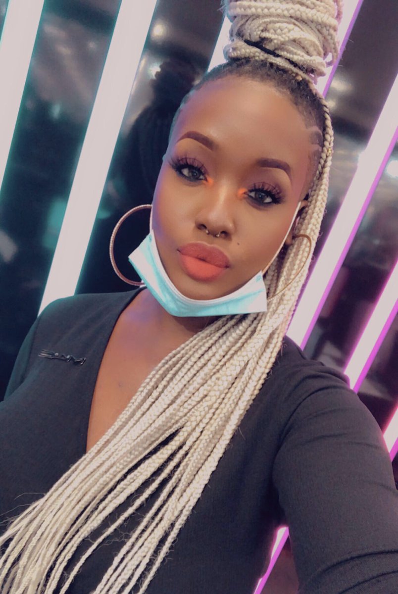 haitianartistry's tweet photo. #PowderKiss love
Eyes: “Burning love” Powder Kiss Liquid Lipcolour buffed out on my eyelid into crease!😜 Yess lipstick as eyeshadow 😉 & “So Haute Right Now” Powder Kiss Soft Matte Eyeshadow
Lips: “Burning love” Powder Kiss Liquid Lipcolour &”Resort Season” @MACcosmetics https://t.co/MeFkoqdSpE