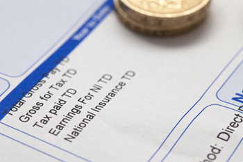 BREAKING: A 2.75% #localgov pay increase is expected to implemented after <a href="/unisontheunion/">UNISON - UK's largest union</a> became the second trade union to accept the offer after a ballot of members - bit.ly/2Ylj9l9