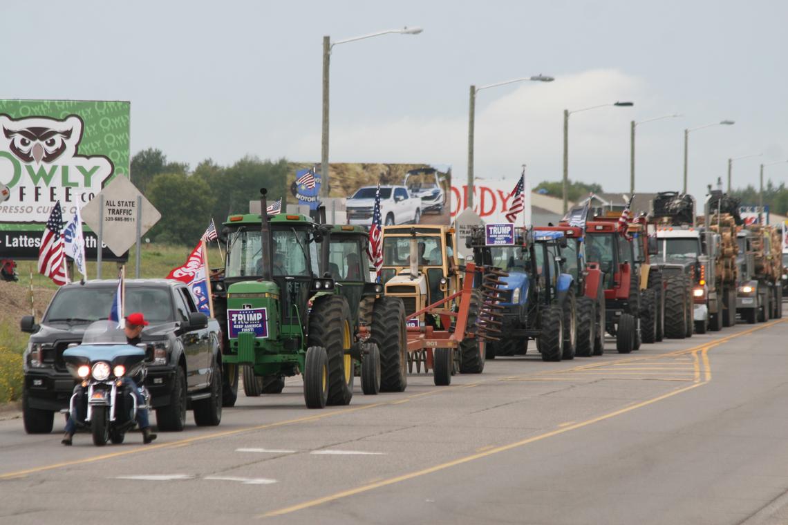 jacobkschneider's tweet photo. Farmers for Trump in Wadena, Minnesota! 🚜🇺🇸 https://t.co/XvyJAqMBOt