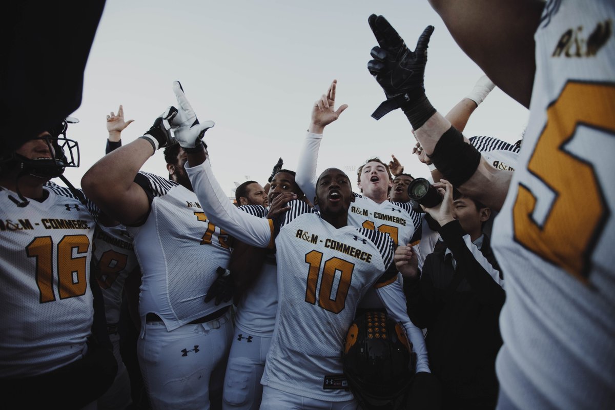 Lions_FB's tweet photo. @Lion_Athletics @dctf @tamuc #LionsAllRise https://t.co/7UW9tzubSY