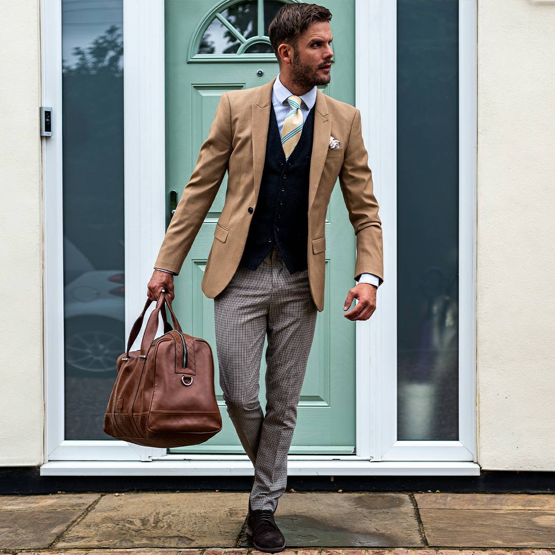 Ready for your staycation? 

#mmst #subscriptionbox #gentlemen #suits #gent #suitandtie #menswear #style #styleinfluencer #ootd #sartorial #styling #fashionblogger #suitup #instapic #menswearblogger #mensfashion