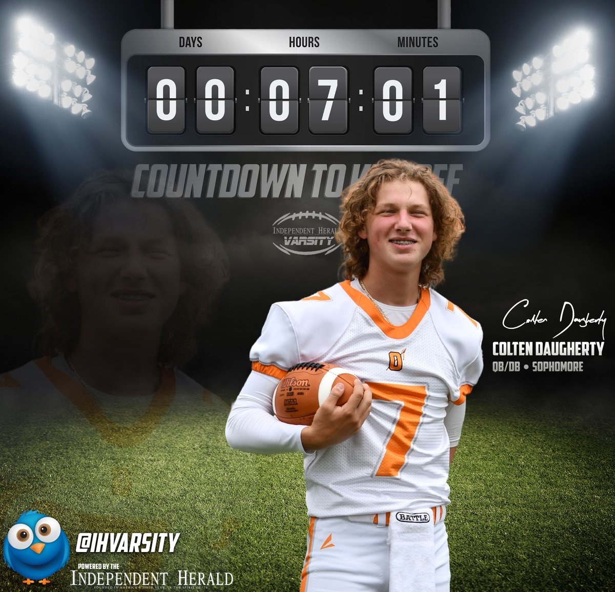 IHVarsity's tweet photo. No cap, our favorite picture of the countdown. #TryingNotToSmile #CountdownToKickoff https://t.co/zud049mECs
