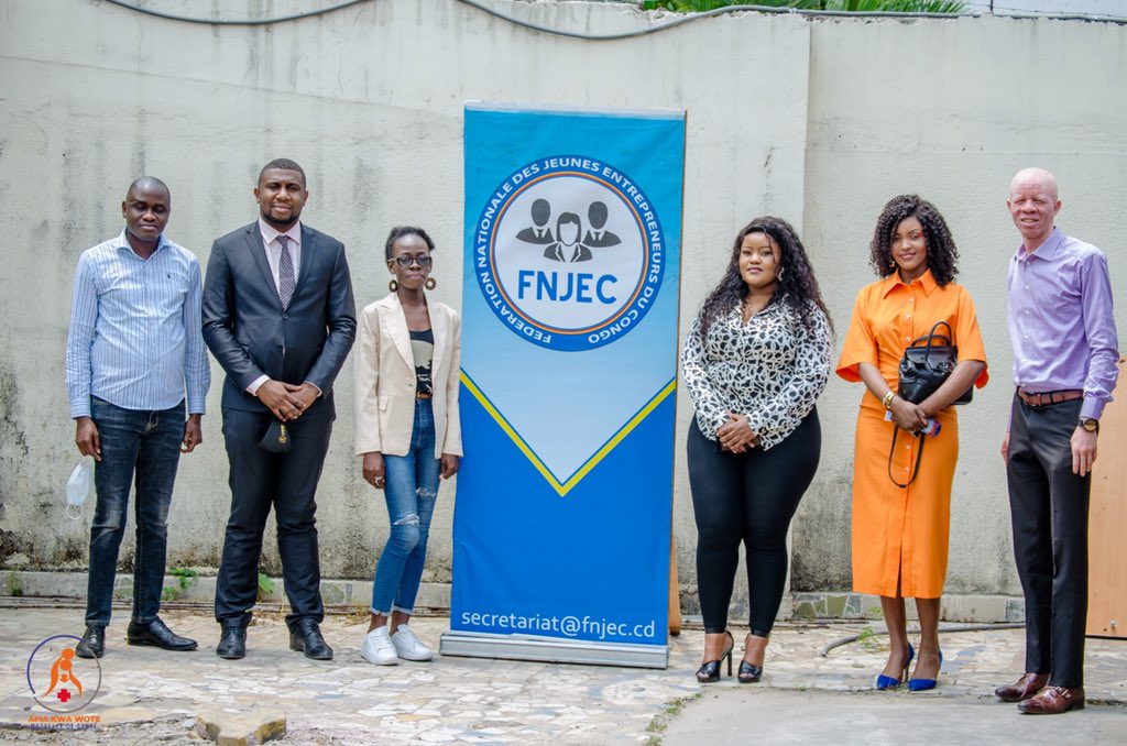 Nous avons ce jour eu l’honneur de présenter notre mutuelle de santé #Afia_kwa_wote aux coordonateurs de la fédération nationale des jeunes entrepreneurs du congo/FEC ainsi qu'au conseil nationale de la jeunesse ici représentée par la vice-présidente.
<a href="/KalizaVanessa/">Vanessa Kaliza</a>