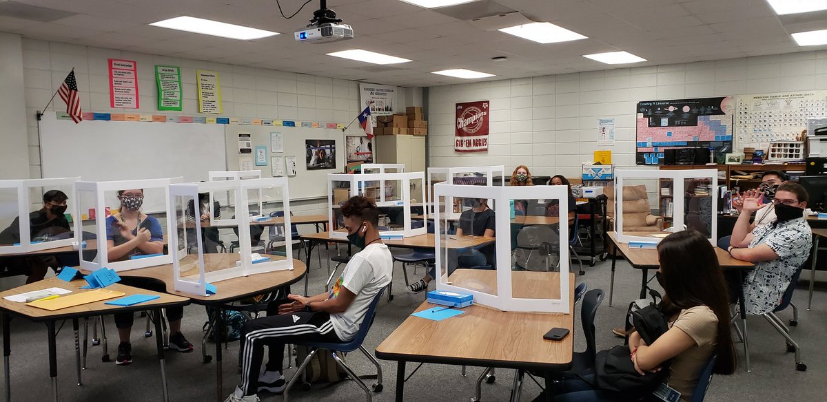 HOHMicro's tweet photo. New school year with social distancing! Welcome to my new students! @LaneBuban @billiemutz @BISD_CTE https://t.co/NvrN6Lg6Sv