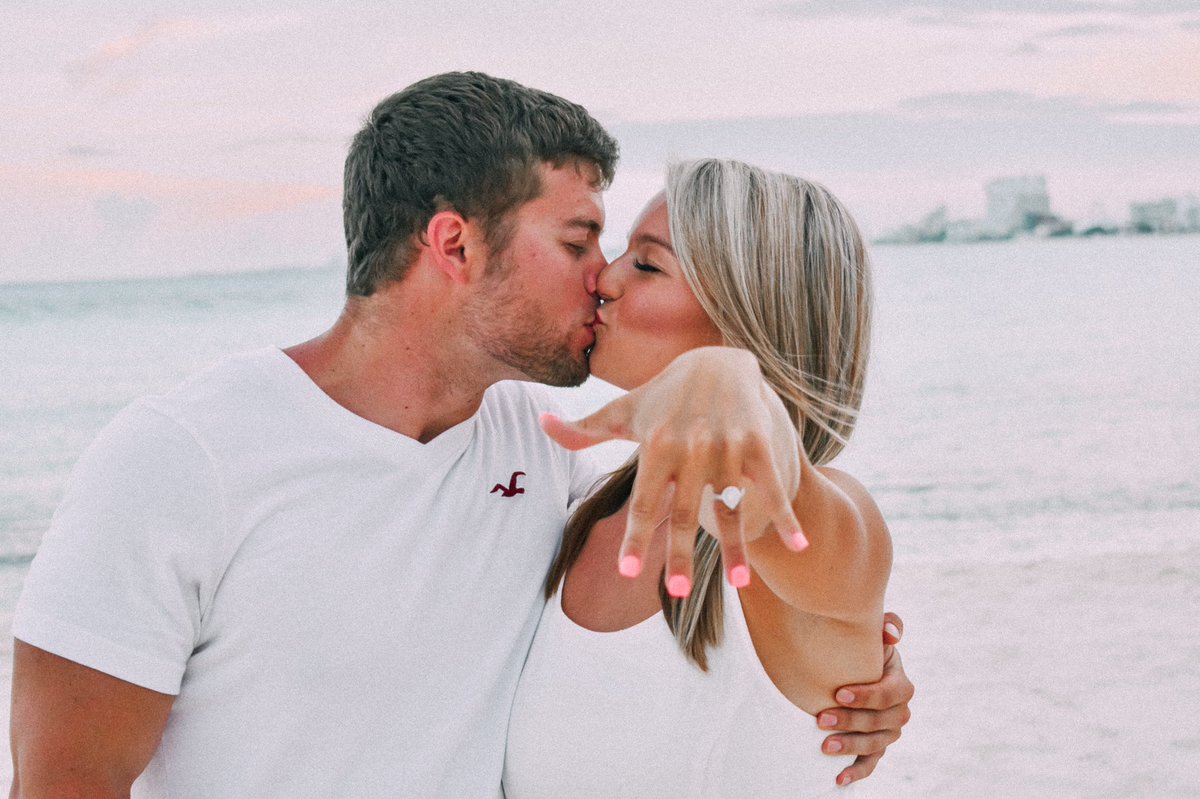 haley_melton's tweet photo. I’M ENGAGED!!! https://t.co/krvTjs0dnB