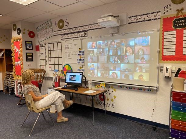 ETBoonTech's tweet photo. Teachers zooming with their students ! It is so great to see all these amazing teachers and students connecting through technology! @BoonPatriots @bjkoliba @teachplustech #WeMakeITHappen https://t.co/2gDvtQ2aX1