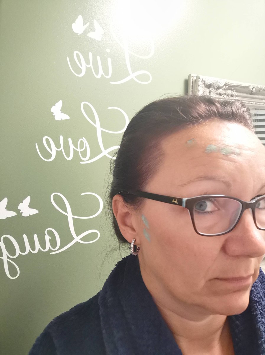 DonnaLucas22's tweet photo. It's that time of the month when that horrible 'she devil' enters my body and takes over! She deposits lots of little pesky spots! Clear Skin Mask to the rescue!
#vegan #parabenfree #clearskinmask #tropic #crueltyfree #makeup #pms #natural #skincare
https://t.co/FZbs1Qevnn https://t.co/cZPwhLREYK