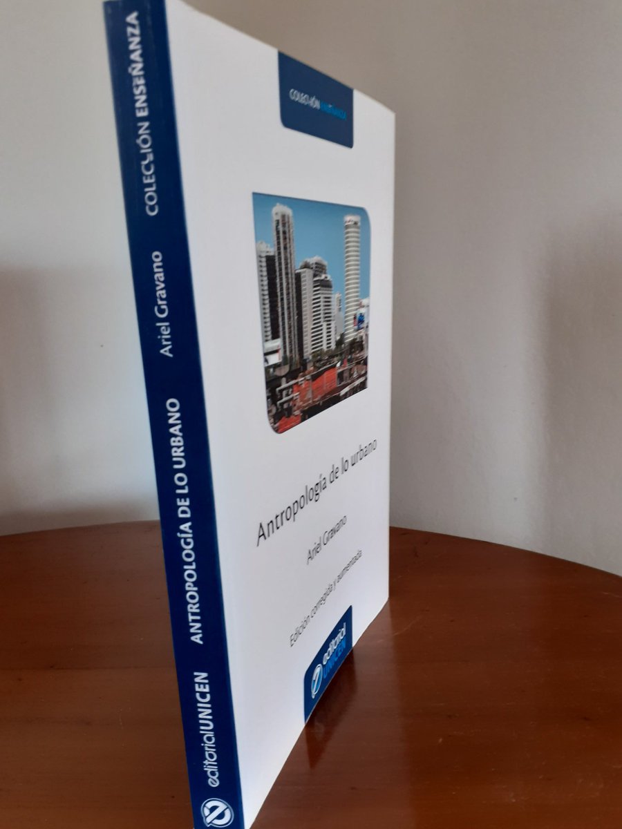EditorialUNICEN's tweet photo. Continuamos trabajando en la renovada colección Enseñanza. Hoy presentamos la edición corregida y aumentada de "Antropología de lo urbano". Un libro indispensable a la hora de estudiar la posibilidad de construir ciudadanía e incidir en las políticas públicas.
Ya disponible!!! https://t.co/ULl9x6EgtF