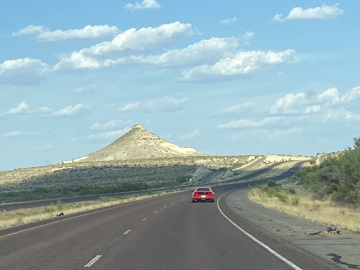 naturenut7's tweet image. Random pics from the road - Interstate 10 El Paso to San Antonio. #upandback #HighwayDrive #rearviewmirror #sunset  #alldogscount