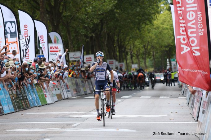 Ef9aVm5WAAU2doB?format=jpg&name=small