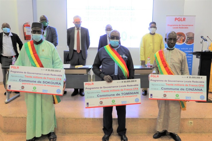 ICCO organized a transparency #competition between 180 municipalities in #Mali. The program for Accountable Local Governance (PGLR) has initiated an online Transparency Information System that allows elected officials to communicate with their populations
bit.ly/3l6T7eT