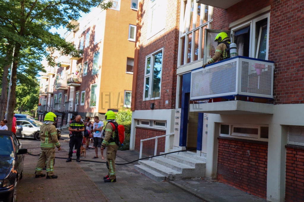 Rotterdam - Zwarte rook bij keukenbrand: ?..