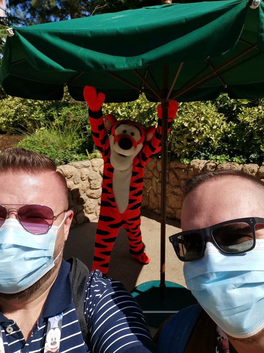DisneyHubbies's tweet photo. Tigger is da best! He can jump, and jump, and also jump 😉 #DLP #DisneylandParis @DisneylandParis #mydlpmoment #gaysofdisney #selfie #tigger #whereispooh #happytime https://t.co/k5GjEpMDqx