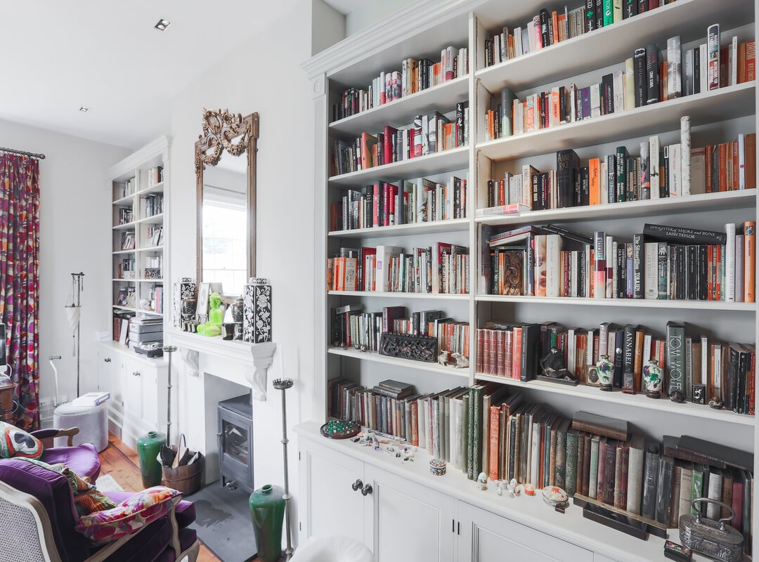How Tranquil does this Library look 📚
It would be very easy to pick up any book and let the hours pass by.
🔨
🔨
🔨
🔨
#library #books #bookshelves #tranquil #peaceful #read #reading #bespoke #furniture #painted #farrowandball #solidwood #tulipwood #kent #canterbury #ashford