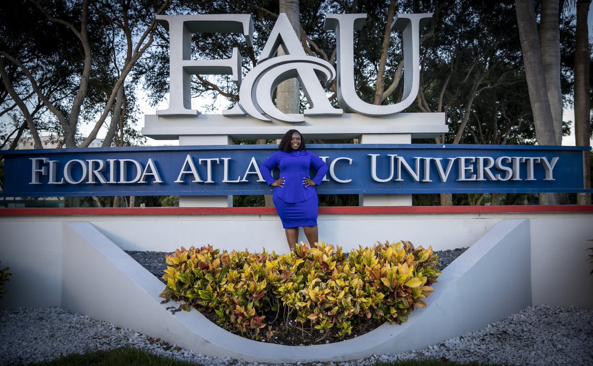 _ThicknessHeree's tweet photo. Allow Me To Reintroduce Myself 
I Present To You *Drumroll Please* 🥁 
Ms. Brevil 🍎📖🖍
FAU Alumna 🦉 
BECE in Early Childhood Education📚
Your Fav Early Childhood Educator 👩🏽‍🏫
#FAUgrad #ClassOfSpring2020 #MastersPending🥴 #SomeOfMyFavs #IssaGrad 👩🏽‍🎓 https://t.co/3IpBbmkl1A