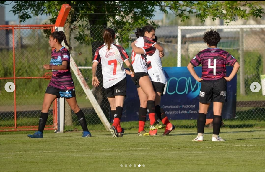 ubafutfemok's tweet photo. A todas las que luchan día a día por el lugar que se ganaron dentro de la cancha. A nuestras Dragonas Universitarias y a todas las jugadoras del país les queremos desear un muy Felíz #DiaDeLaFutbolista !
 
#FutbolFemenino 
#VamosLasPibas https://t.co/hJCt7GcJDX