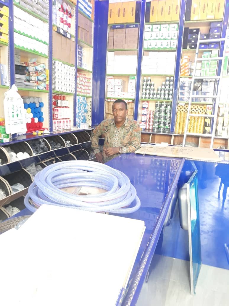 Mr Mohamed Mohamud owns Al-Furat Plastic. Team <a href="/edukismayo/">@EDUkismayo</a> guided me in setting-up better inventory management 📋 This has rapidly 🚀 the performance of my #SME
1️⃣✂️💰 costs
2️⃣➕productivity
3️⃣🔝 💰profit
4️⃣😃 Customer 

Thank you @Aics_Mogadiscio <a href="/UNIDOSomalia/">UNIDO Somalia</a> <a href="/mocisom/">MoCI Somalia</a> #SDG9