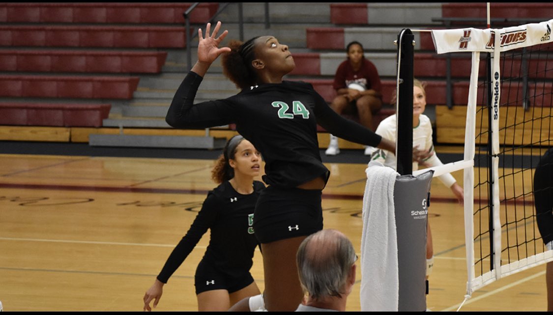 We like to introduce our Graduate Assistant, Markayla Dickie! She played middle/right side at San Jacinto College then transferred to University of Arkansas-Monticello as a right side. She will be working towards a Masters of Sports and Leisure Service Management at Pitt State.