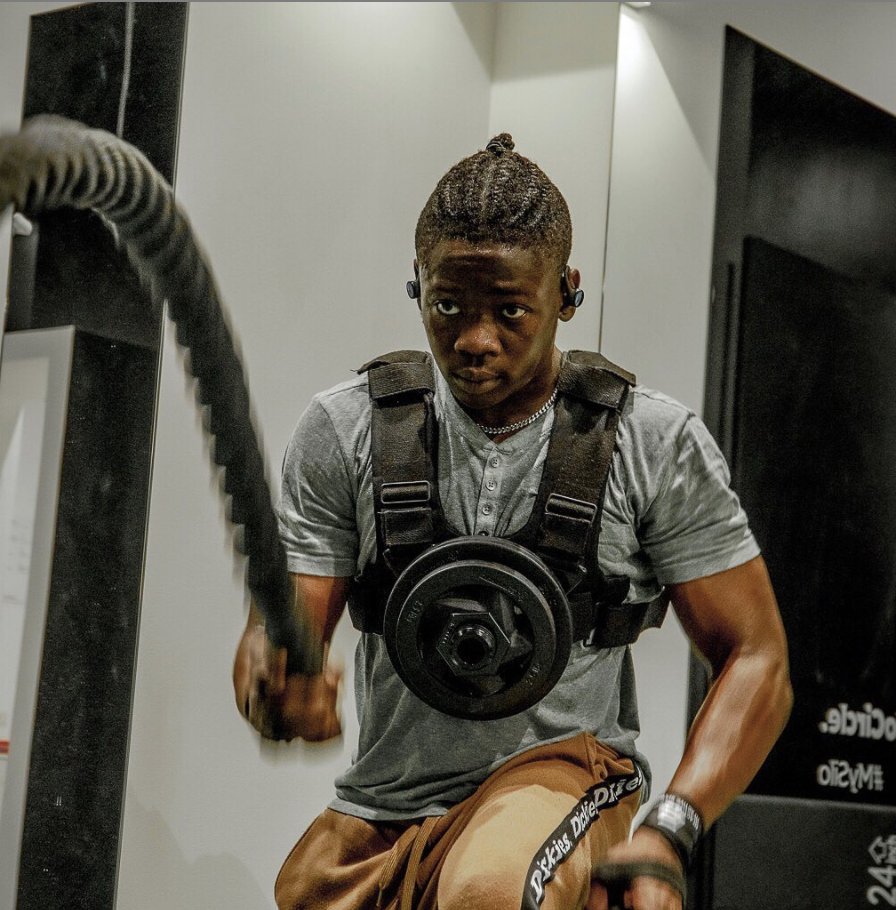 Plantronics's tweet photo. #FridayFeature 🎉
Keeping the socially distanced workouts going strong with our #BackBeatFIT's.
What's been motivating you lately? Drop a comment below👇
Keep on tagging us on IG for your chance to be featured!
#HearWhatMatters #BeUnstoppable https://t.co/YGpRNrhm3T