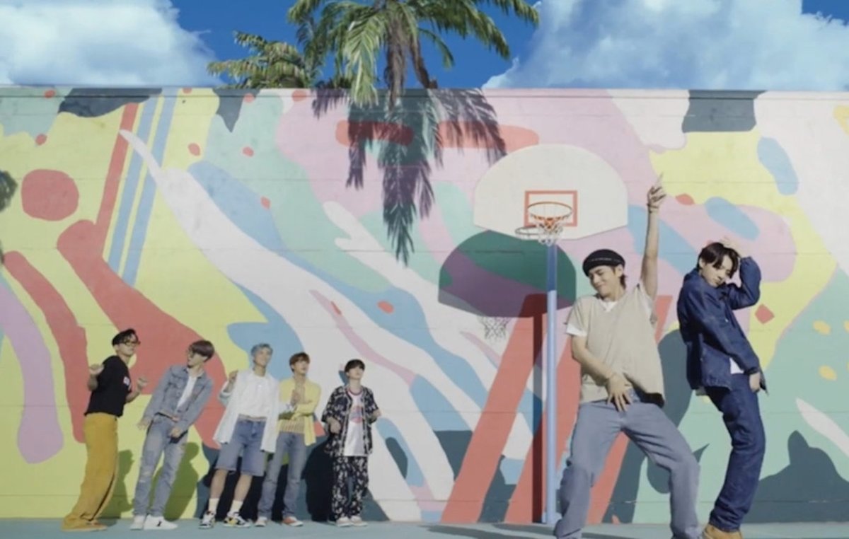 BTSDreamLabCol's tweet photo. ๐ | "#Dynamite" de @BTS_twt se ha convertido en el MV mรกs rรกpido en la historia de YT en alcanzar mรกs de 60M de visitas, en 13 horas y 16 minutos despuรฉs de su lanzamiento!
โก๏ธ https://t.co/JAuJXM0YdF
#BTS_Dynamite #DynamiteToday #DynamiteMVOutNow #BTSisDynamite #FunkyFriday https://t.co/8wKWUchSB8