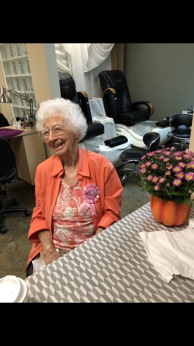 ameliadillman's tweet photo. ❤️ pls read and spread the word ❤️ 
My grandma will be turning 100 September 14th and would love nothing more than a card or letter in the mail. Even if you don’t know my grandma, she loves to talk and would make the PERFECT PEN PAL. Mailing info below 😊 https://t.co/Qjelklmt5j